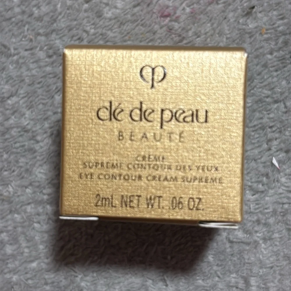 Cle de Peau Beaute Eye Cream - Gold - Picture 2 of 2